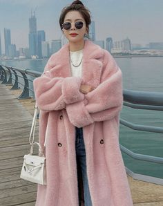 Pink Fur One-Piece Mink Velvet Hot Thickened Plush Women's Coat - Harmony Gallery Pink Fur Coat Outfit, Pink Wool Coat, Fur Coat Outfit, Pink Fur Coat, Salopette Jeans, Velvet Coat, Nitty Gritty, Mens Fashion Classic, Pink Fur