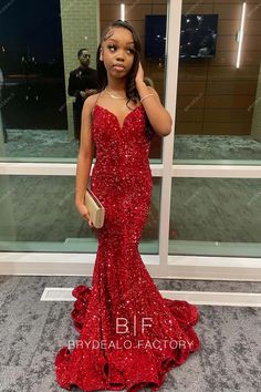 V-neck Gown For Red Carpet And Prom Season, Red V-neck Mermaid Dress For Prom, Red Mermaid Dress With Sweetheart Neckline For Party, Red Sweetheart Neckline Mermaid Dress For Party, Red Mermaid Prom Dress With Sweetheart Neckline, V-neck Evening Dress For Red Carpet Or Prom Season, Glamorous V-neck Evening Dress For Red Carpet, Glamorous Red Carpet Evening Dress With V-neck, Glamorous Red Fishtail Gown