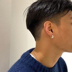 Undercut Hairstyles For Thick Hair, Haircuts For Men Round Face Shape, Captain Levi Haircut, Men’s Short Middle Part, Greek Masculinity, Middle Part Men Short, Taper Short Hair Men, Straight Fine Hair Cuts Men, Mens Haircuts Short Sides