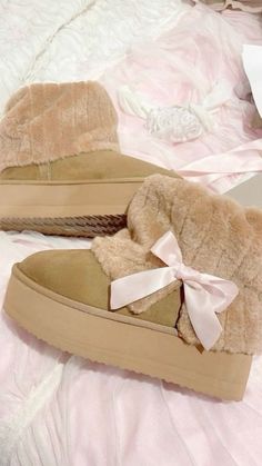 Princess Couture, Cute Uggs, Me Core, Pretty Shoes Sneakers, Cute Nikes