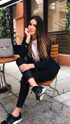 lindo😍😍😍😍 Casual Chic Spring, Office Outfits Women, Foto Poses, Trending Fashion Outfits, Business Outfit, Chic Outfit