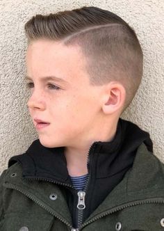 Every Mom who wanna make her little kid more attractive and handsome she can use our most beloved short haircut styles in 2019. We have gathered up here fresh ideas of little boys haircuts. Latest Hairstyles For Boys, Short Hair For Boys, Cool Boys Haircuts