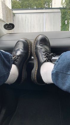 Doc Martens Shoes Men, Doc Martens Shoes Outfit Men, Doc Martens Aesthetic Men, Men’s Shoes Aesthetic, Docmart 1461 Outfit Men, Low Top Doc Martens Outfit Men, Big Shoes Outfit, Black Shoes Outfit Men, Doc Martens Oxfords Outfit