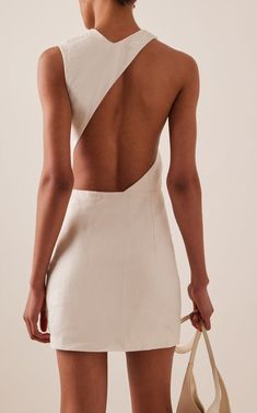 Tailor Made Dress Ideas, Summer 2025 Fashion Trends, Etnic Style, Draped Silk Dress, Tailored Clothes, Open Back Dress, Linen Mini Dress, Grad Dresses, Open Back Dresses