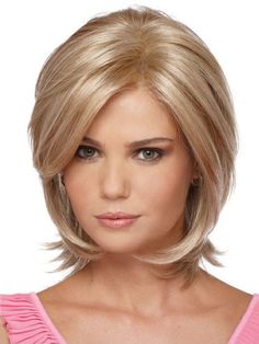 Layered Cut With Bangs, Shortish Hair, Medium Bob Hairstyles, Layered Cut, Layered Bob Hairstyles, Penteado Cabelo Curto, Haircuts For Fine Hair