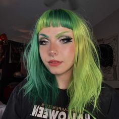 Green Split Dye Short Hair, Partial Colored Hair, 4 Way Split Dyed Hair, Half Green Half Pink Hair, Green Hair Split Dye, Hair Colorblocking, Two Tone Green Hair, Half Split Hair Color, Two Tone Split Hair Color Ideas