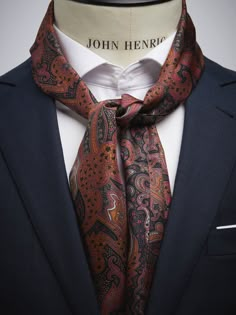 Men’s silk scarves – Paisley silk scarf.
This silk scarf in a paisley print is a perfect relaxed but stylish alternative to the tie. The silk scarf is the perfect choice if you want to add an extra dimension to your look. Our silk scarves for men is sewn and manufactured with great care with tradition and genuine craftmanship. Mens Suits Black, Mens Silk Scarves, Yacht Rock, Black Silk Scarf, Polished Casual, Man About Town, Mens Fashion Smart, Paisley Scarves, Tie Styles