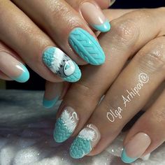 Ongle en gel hiver les couleurs et les motifs à privilégier cette année Motifs de noël pour Turquoise Nail Art, Nail Art Halloween, Xmas Nail Art, Unghie Sfumate, Bears Nails, Turquoise Nails, Sweater Nails, Winter Nail Art, Winter Nail Designs