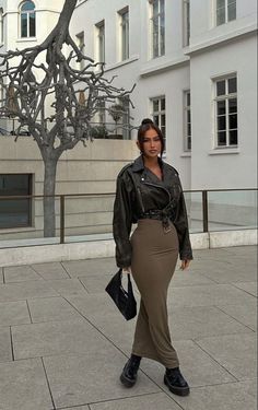 Outfits Ideas Going Out, Night Time Paris Outfits, Baddie Work Outfits Winter, Fall Chic Outfits 2023, Long Skirt Outfits For Autumn, New York Dinner Outfit Winter, Rainy Day Bar Outfit, Brown Skims Dress Outfit, One Piece Outfits Black Women