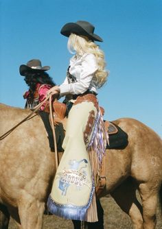 Horses Funny, Southern Aesthetic, Funny Horse Pictures, Buckle Bunny, Western Prints, Funny Horses, Rodeo Queen, Funny Horse, Going Viral