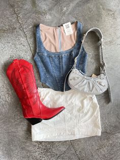 Lumineers Concert Outfit Ideas, Southern Fashion Country, Red Country Concert Outfit, Lumineers Outfit, Country Concert Outfit Red Boots, Red Country Outfit, Red Boot Outfits, Red Boot Outfit Ideas, Red Cowboy Boots Outfit Concert