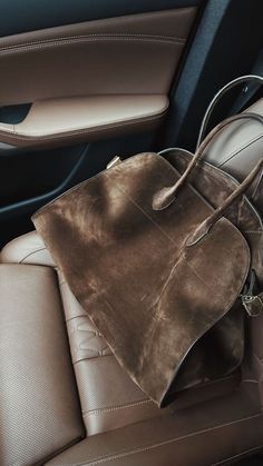 The Row Margaux Bag, Margaux Bag, Bag Obsession, Quiet Luxury, 가을 패션, Group Chat, Miu Miu, The Row, Luxury Bags