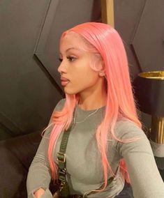 𝘧𝘰𝘭𝘭𝘰𝘸 𝘮𝘦 𝘧𝘰𝘳 𝘮𝘰𝘳𝘦 𝘤𝘰𝘯𝘵𝘦𝘯𝘵! Long Beautiful Hair Natural, Pink Hair Pink Outfit, Lace Front Colors, Outfits With Pink Hair, Long Wig Hairstyles, Pink Hair On Black Women, Pink Hair Outfits, Cute Wig Styles, Pink Wig Install