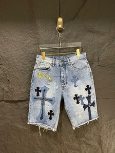 Custom Jorts, Short Hombre, Denim Diy Clothes, Custom Shoes Diy, Trendy Shirt Designs, Custom Jeans, Street Fashion Men Streetwear, Guys Clothing Styles