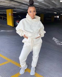 Solid Color Long Sleeve Hoodie Sweatpants Two-piece Set Sweatsuit Set, Hoodie And Sweatpants, Estilo Chic, Parking Garage, Tracksuit Women, Casual Sets, Sportswear Women, Style Chic, Hooded Sweater