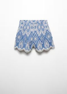 Embroidered openwork shorts Rush Outfits, Short Design, Seersucker Shorts, Beauty Clothes, Shorts Women, Clothing Essentials, Designer Shorts, Cut Work, Material Design