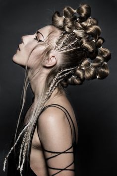 Catwalk Hairstyles, Goddess Party, Queer Style, Braid Inspiration, Hair Arrange, Queer Fashion, Hair Life