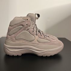 Nwt Yeezy Season 7 Barney’s New York Exclusive Desert Boot Cinder 40 For Reference I Wear An 8.5 In Nike And This Size Fits Me. Yeezy Heels, Barney’s New York, Heeled Lace Up Boots, Yeezy Boots, Camo Boots, Yeezy Season, Trendy Fits, Desert Boot, Kamikaze