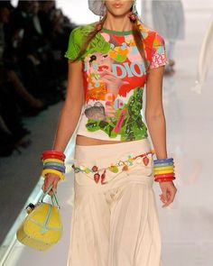 Dior Style, 2000s Clothes, Europe Fashion, Fashion Project, Mood Board Fashion, Colourful Outfits, Winter Fashion Outfits, Fashion Poses