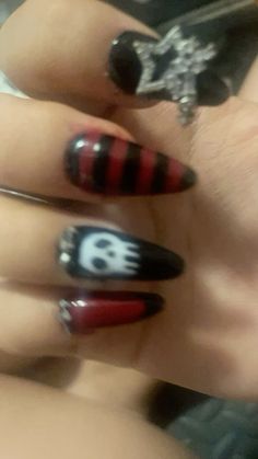 Black Grunge Nails, Simple Gothic Nails, Nail Inspo Red, Nails Gothic, Gothic Nails, Grunge Nails, Black Grunge