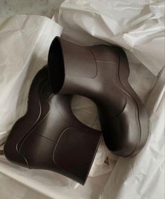 Brown Leather Sock Boot, Bottega Chunky Boots, Cos Boots, Chunky Boots Bottega Veneta, Bottega Veneta Tire Boots, Shoe Bags, Rubber Boots, Colour Board, Bags Shoes