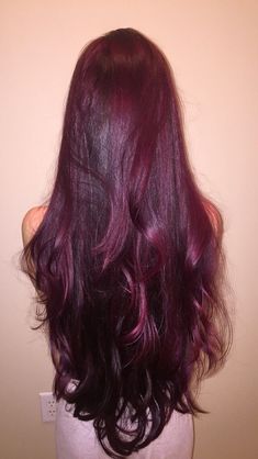 Berry Hair Color Plum, Pelo Color Vino, Red Purple Hair, Raspberry Hair, Dark Pink Hair, Magenta Hair, Plum Hair, Hair Color Underneath, Red Hair Inspo