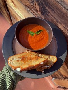 Soup And Grilled Cheese, Healthy Food Dishes, Food Therapy, Snacks Saludables, Healthy Food Motivation, Deilig Mat, Think Food, Cheese Sandwich, Bowl Of Soup