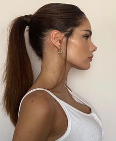 Side Profile Woman, Perfect Jawline, Upturned Nose, V Shape Face, Rhinoplasty Nose Jobs, Curved Nose, Pretty Nose, Perfect Nose, Face Profile