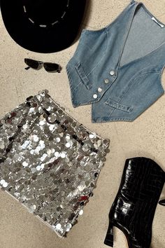 Sadie Silver Disco Sequin Mini Skirt – 12th Tribe Denim And Silver Party Outfit, Rodeo Birthday Outfits For Women, Blingy Cowgirl Outfits, Glitzy Outfits, Cowgirl Club Outfit, Disco Cowgirl Outfit Ideas, Birthday Nashville Outfits, Disco Cowboy Party Outfit, Album Release Party Outfit