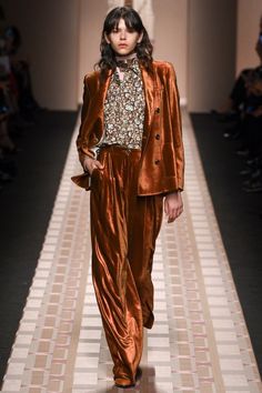 Mode Kimono, Velvet Fashion, Velvet Pants, Fall 2017, Mode Inspiration, Fashion 2017, Womens Fashion Trends, Moda Fashion, Milan Fashion Week