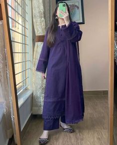 Casual Pakistani Suits, Simple Pakistani Dresses Shalwar Kameez, Long Shirt With Plazo, Khaddar Dress Design, Pant Kurti, Plane Color, Long Kurta Designs, Pakistani Kurti, Jae Suk