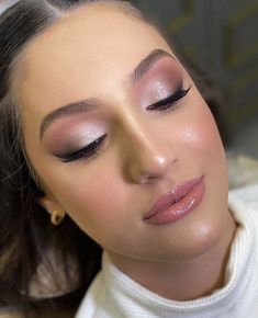 Makeup With Lilac Dress, Face Makeup Guide, Event Makeup, Wedding Eyeshadow, Makeup Guide, Make Beauty