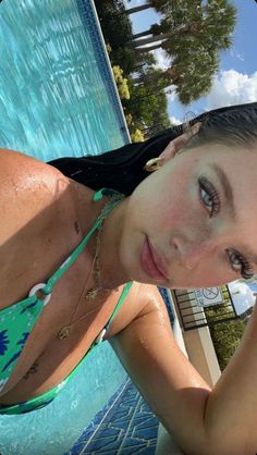 Pool Selfie, Peyton Sama, Spiegel Selfie, Brunette Aesthetic, Looks Kylie Jenner, Make Up Inspo, Menorca, Summer Photos, Pretty Eyes