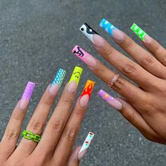 Mismatch Acrylic Nails, Fun Acrylic Nails Designs Long, Groovy Nails Acrylic, August Birthday Nails, Different Design On Each Nail, Lsd Nails, Trippy Nails, Urban Nails, Hippie Nails