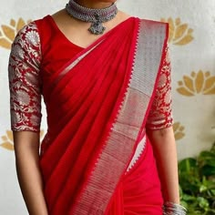 Blouse Design Front And Back, Sari Blouse Design, Plain Lehenga, Brocade Blouse Designs, Blouse Design Ideas, Cotton Saree Blouse Designs, Latest Blouse Designs, Latest Model Blouse Designs