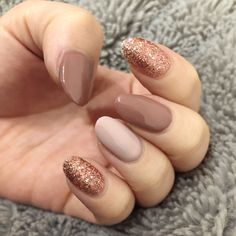 Cute Fall Nail Ideas Almond, November Shellac Nails, Maternity Picture Nail Ideas, Nail Ideas For October, Japan Nails Design Simple, Neutral December Nails, Cute Simple Fall Nail Designs, Simple Autumn Nails Short Almond, November Almond Nails Ideas