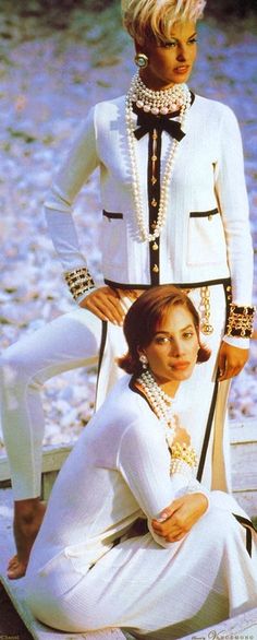 Chanel Ad, Sophie Dahl, Vintage Foto's, Vogue Vintage, 90s Supermodels, Chanel Jacket, Chanel Couture