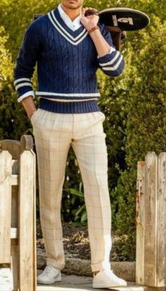 Milan Street Fashion, Beige Linen Trousers, Fashion For Men Over 40, Country Club Outfit, Teaching Mens Fashion, Milan Fashion Week Men, Fashion Milan, Fashion Reels