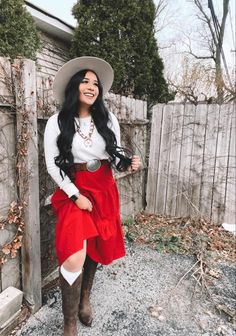 Vaquera Christmas Outfit, Western Outfits Women Skirt, Cowgirl Maternity Outfits, Western Outfit Aesthetic, Outfit Amazon Finds, Fancy Western Outfits, Western Ootd, Western Chic Fashion