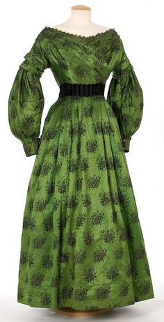 1830 Bright Prints, American Dress, Olden Days