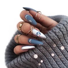 Nail Noel, Nail Christmas, Christmas Nail Colors, Nail Art Noel, Nagellack Trends, Graduation Nails, Winter Nails Acrylic, Cute Christmas Nails