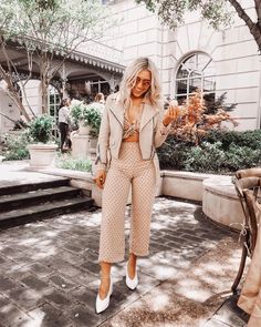 33 Dallas Spots To Take Really Cool Instagram Photos - Narcity Dallas Outfit, All Saints Leather Jacket, Dallas Photography, Birthday Places, Teen Clothes, Blog Photos, Split Second, Picture Inspiration