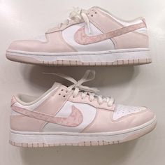 Super Cute Light Pink Shoes In Great Condition With Box Nike Shoes Women Pink, Pink Paisley Dunks, Pink Quince Shoes, Paisley Dunks, Nike Shoes Pink, Pink Shoes Outfit, Pink Dunks, Light Pink Shoes, Quinceanera Pink