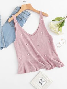 Top con volantes y perlas Vestiti In Jeans, Pearl Beading, Amelie, Cute Shirts, Ruffle Hem, Diy Clothes, Chic Outfits, Chic Style, Beading