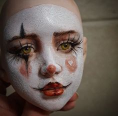 Gold Clown Makeup, Creepy Jester Makeup, Classic Clown Makeup, Pierrot Clown Makeup, Sam Hain, Vibes Art Wallpaper, Harlequin Makeup, Incredible Drawings, Jester Makeup