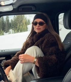 Insta: livia_auer Outfits Para New York, Livia Auer, Autumn Angel, Insta Grid, Ski Aesthetic, Ski Bunny, Ski Bunnies, Nyc Fits, Snow Trip