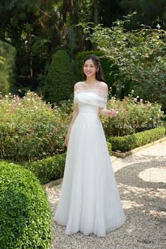 Wedding Dress Styles Guide, Wedding Dresses Korean, Japanese Wedding Dress, Korean Wedding Dress, Plain Wedding Dress