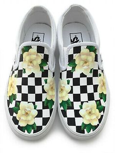 Checkerboard Vans, Skater Shoes, Vans Checkerboard, Slip On Trainers, Vans Slip On, My Shoes, Custom Vans, Vans Off The Wall, Mens Vans