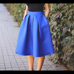 Nwt Size S Color- Royal Blue - Plain - Midi Skirt - Flared - Pleated - High Waist - Non Stretch - 100% Polyester Length- 26 In Waist- 27 In Midi Rok Outfit, Midi Rock Outfit, Royal Blue Skirts, Holiday Picks, Blue Midi Skirt, Midi Skirt Outfit, Rock Outfit, Midi Flare Skirt, Mode Inspo