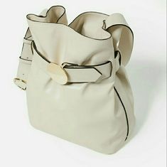 Zara Bag Brand New Zara Bag, Zara Bags, Bag Brand, Cream And Gold, Zara United States, Leather Mini, Women's Bags, Leather Backpack, New Color